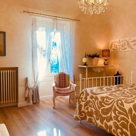 Manzoni37 Bed and Breakfast Νόβι Λίγκουρε Εξωτερικό φωτογραφία