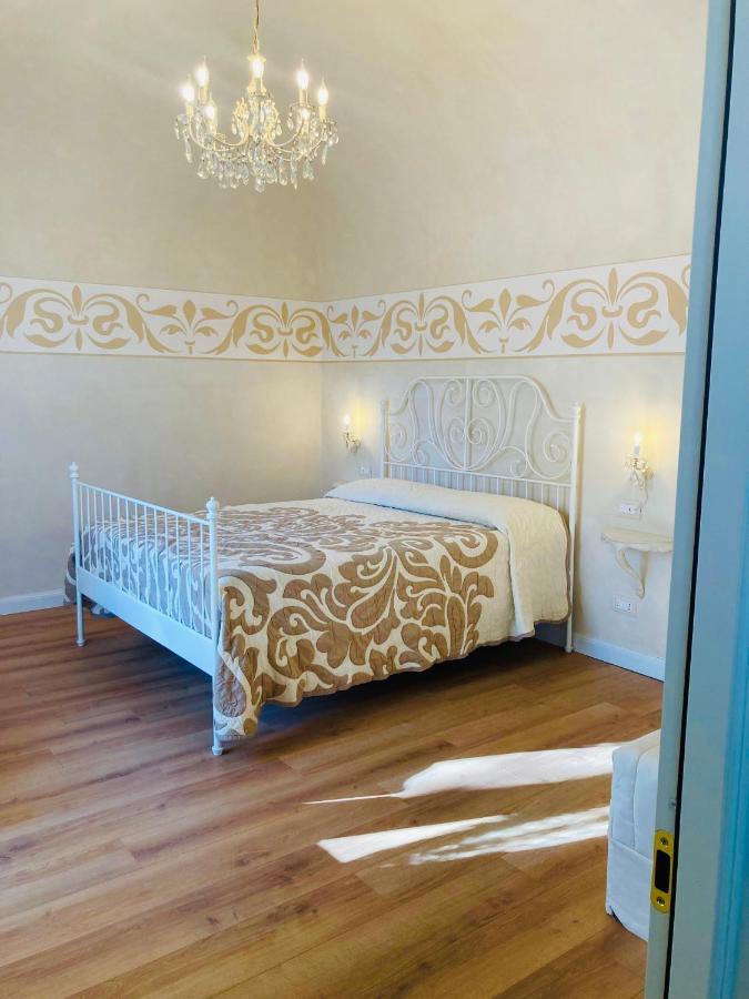 Manzoni37 Bed and Breakfast Νόβι Λίγκουρε Εξωτερικό φωτογραφία