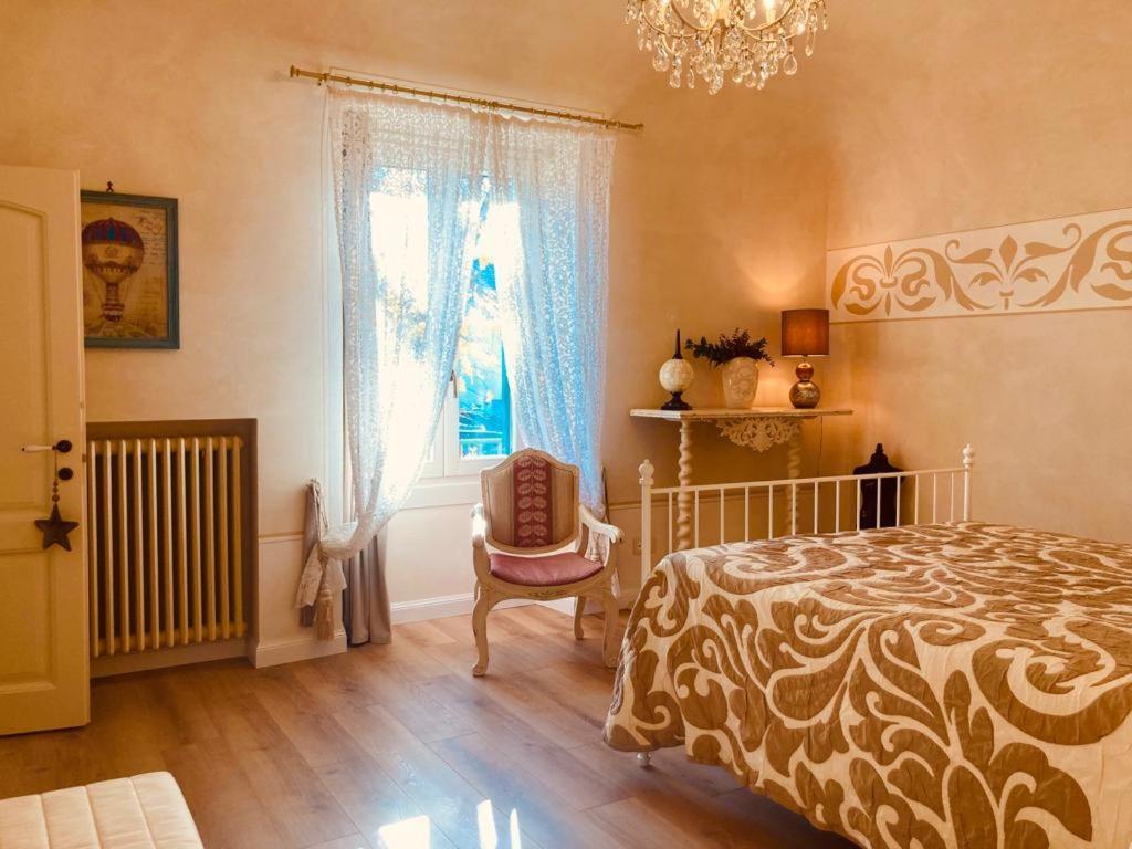 Manzoni37 Bed and Breakfast Νόβι Λίγκουρε Εξωτερικό φωτογραφία